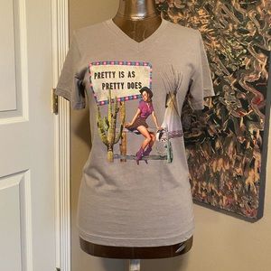 Bella Canvas brand print V-neck tshirt size small